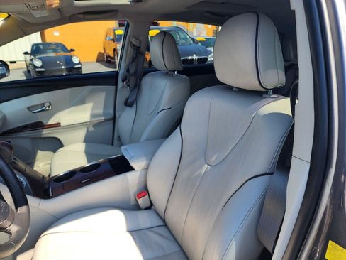 Used 2010 Toyota Venza AWD w/ Premium Pkg #2 image 16