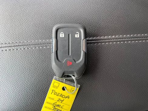 Used 2024 GMC Terrain SLE w/ Elevation Edition FWD image 23