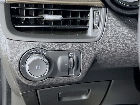 Certified 2020 Buick Envision Essence AWD/4WD image 8