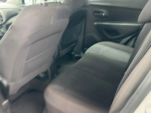 Used 2019 Chevrolet Trax LS image 36