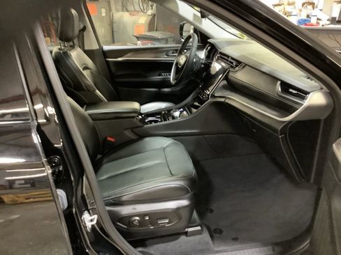 Certified 2023 Jeep Grand Cherokee L Limited w/ Trailer Tow Group (B) image 21