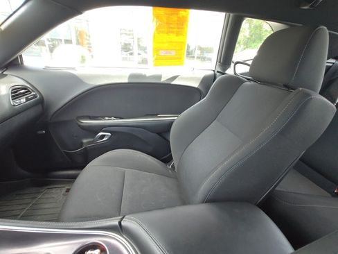 Used 2016 Dodge Challenger R/T RWD image 17