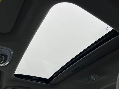 Used 2025 Hyundai Elantra SEL image 29