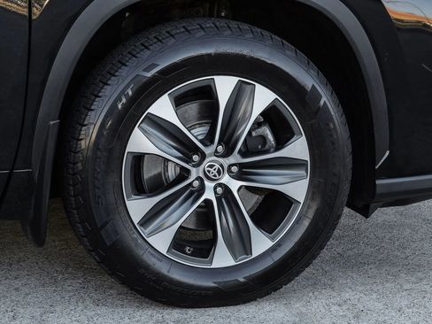 Used 2021 Toyota Highlander XLE image 69