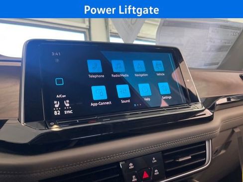 New 2025 Volkswagen Atlas SE FWD image 8