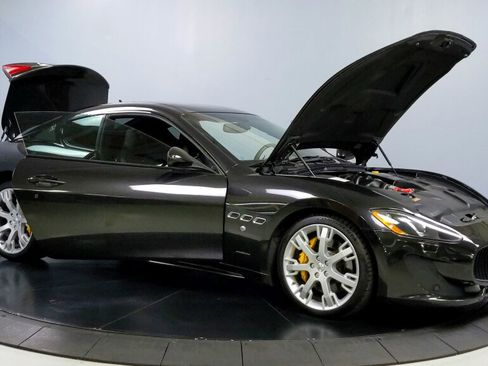 Used 2014 Maserati GranTurismo Sport image 9