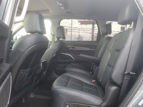 Used 2022 Kia Telluride EX w/ EX Premium Package image 12
