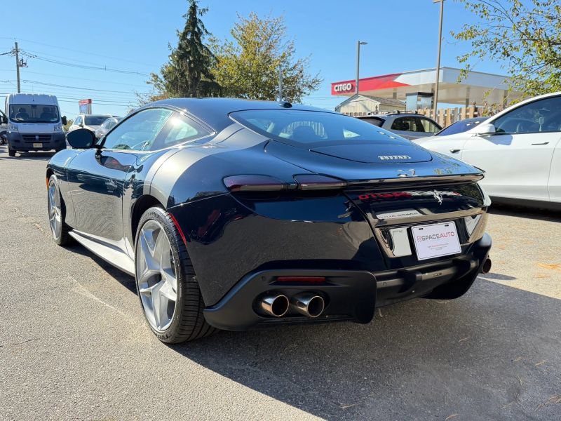 Used 2024 Ferrari Roma RWD image 8