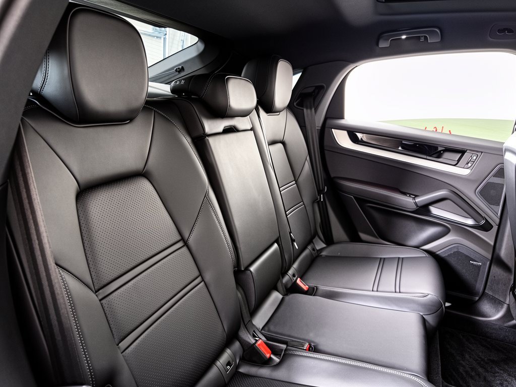 Certified 2026 Porsche Cayenne S AWD/4WD image 29