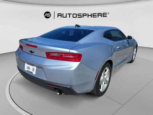 Used 2017 Chevrolet Camaro LT RWD image 9