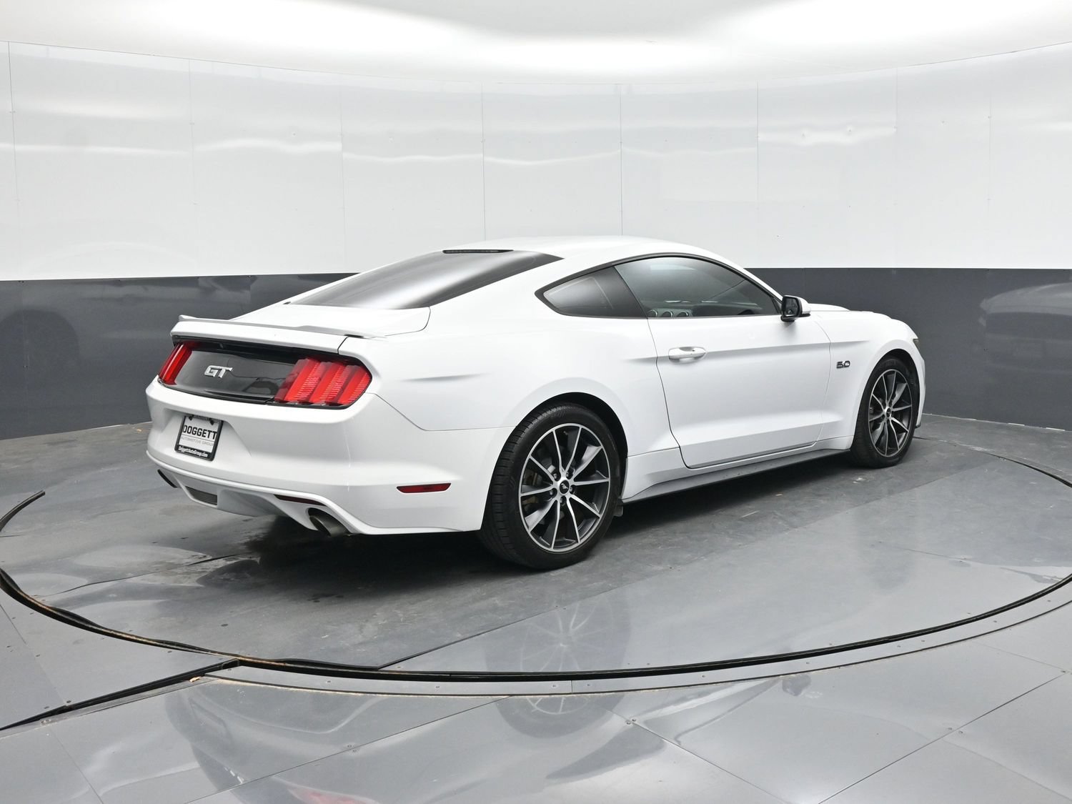 Used 2017 Ford Mustang GT w/ Interior & Wheel Package RWD image 4