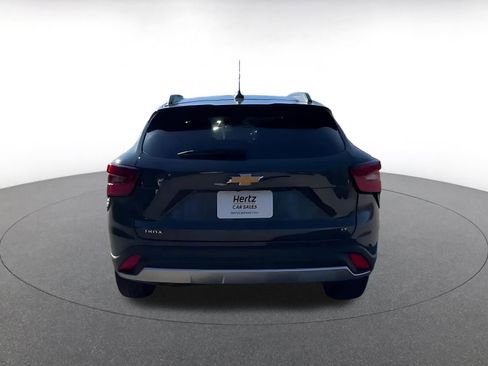 Used 2025 Chevrolet Trax LT image 12