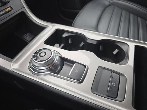 Used 2023 Ford Edge SEL image 17