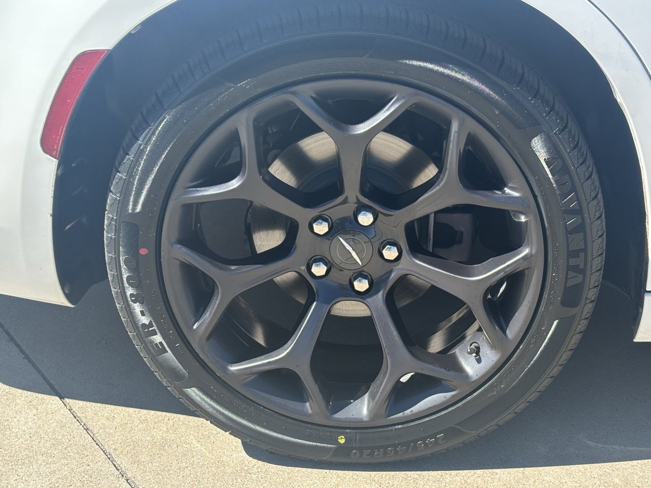 Used 2019 Chrysler 300 S w/ 300S Premium Group RWD image 7