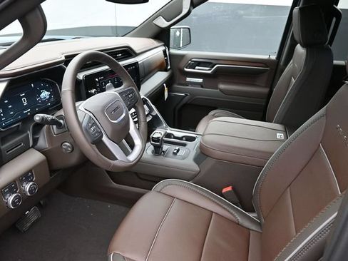 Used 2025 GMC Sierra 1500 Denali AWD/4WD image 10