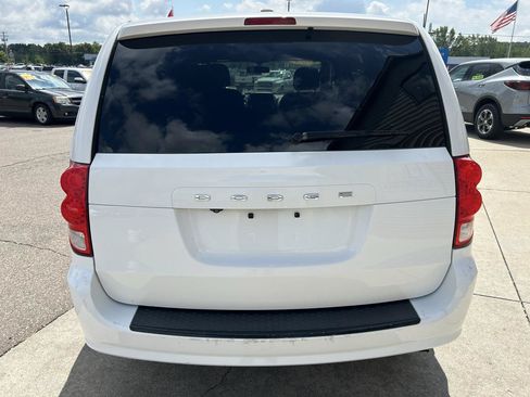 Used 2018 Dodge Grand Caravan SE FWD image 6