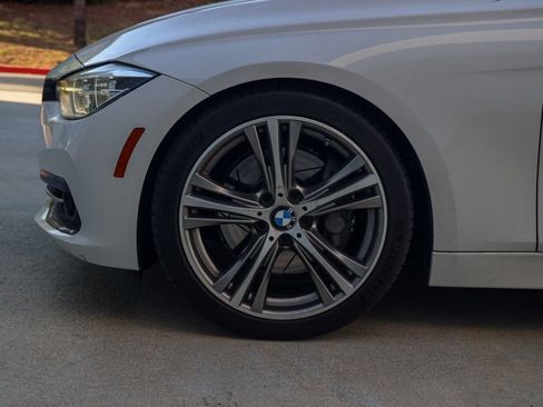 Used 2018 BMW 340i Sedan w/ Premium Package RWD image 11