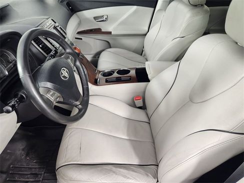 Used 2010 Toyota Venza AWD image 10