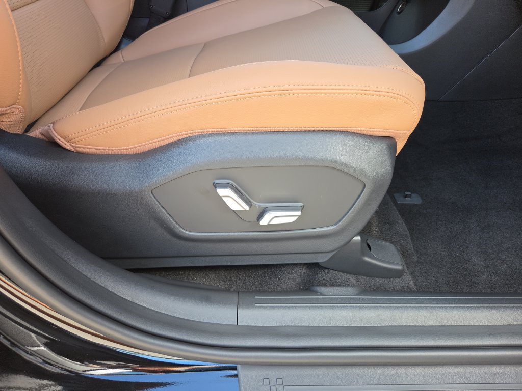 New 2027 Hyundai Santa Fe Limited FWD image 39