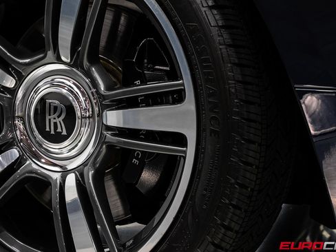 Used 2016 Rolls-Royce Wraith RWD image 23