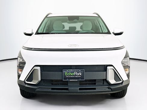 Used 2025 Hyundai Kona SEL AWD/4WD image 2