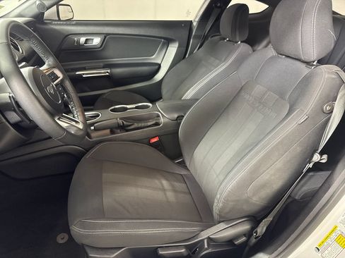 Used 2020 Ford Mustang Coupe RWD image 11