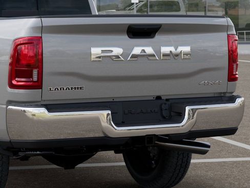 New 2026 RAM 2500 Laramie AWD/4WD image 13