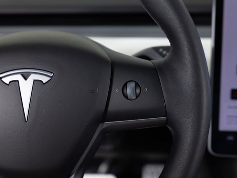 Used 2021 Tesla Model 3 Performance image 30