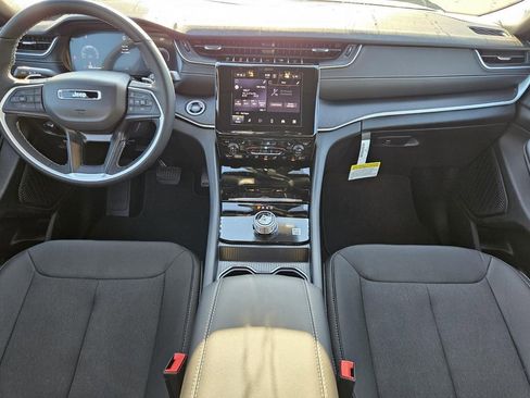 New 2025 Jeep Grand Cherokee Laredo X w/ Luxury Tech Group I image 12