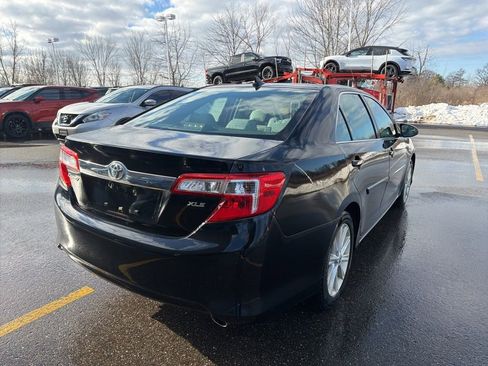 Used 2014 Toyota Camry XLE image 6