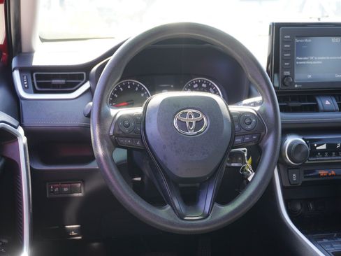 Used 2021 Toyota RAV4 LE FWD image 16