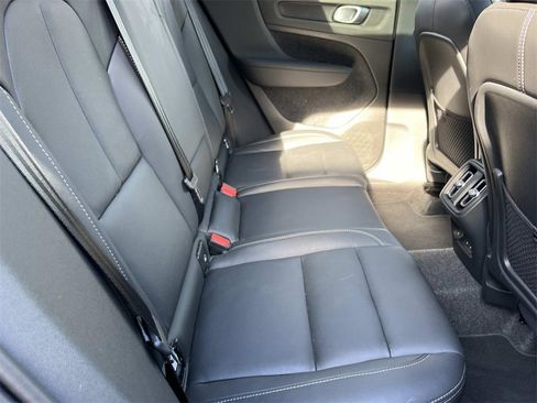 Used 2025 Volvo XC40 B5 Core w/ Climate Package image 21