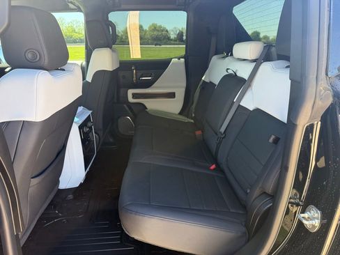 Used 2025 GMC Hummer EV 3X w/ LPO, Illumination Package AWD/4WD image 13