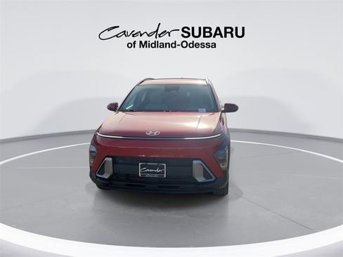 Used 2025 Hyundai Kona SEL image 3