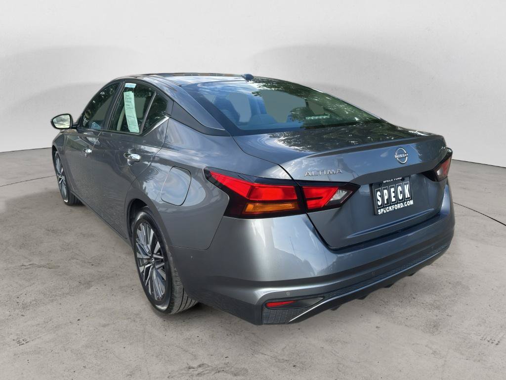 Used 2024 Nissan Altima 2.5 SV FWD image 3