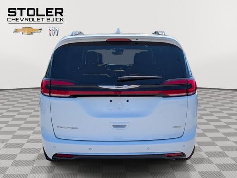 Used 2021 Chrysler Pacifica Pinnacle AWD/4WD image 4