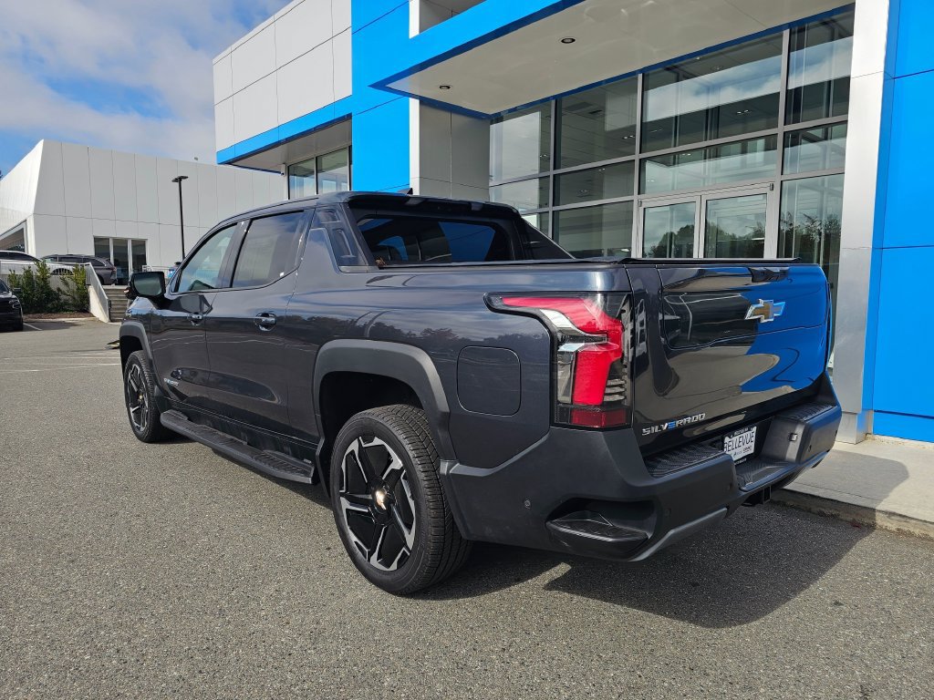 Used 2026 Chevrolet Silverado EV LT AWD/4WD image 5