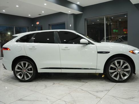 Used 2020 Jaguar F-PACE R-Sport image 2