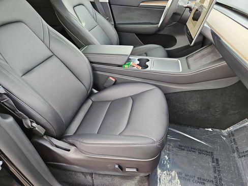 Used 2022 Tesla Model Y Performance image 37