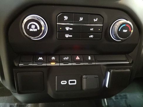 Certified 2022 Chevrolet Silverado 1500 Custom image 20