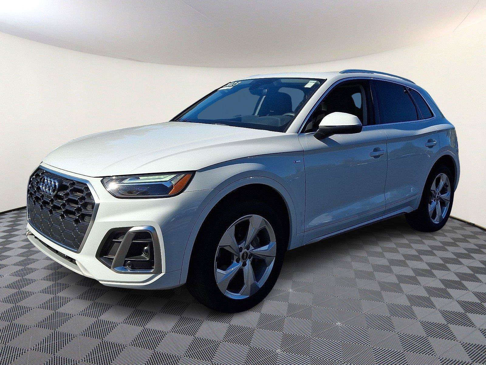 Certified 2023 Audi Q5 2.0T Premium Plus w/ Premium Plus Package AWD/4WD image 3