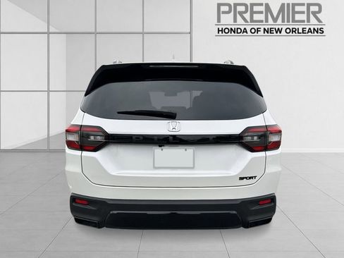 New 2026 Honda Pilot Sport image 4