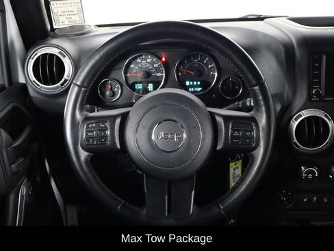 Used 2017 Jeep Wrangler Unlimited Rubicon w/ Connectivity Group AWD/4WD image 7