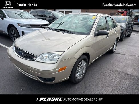 Used 2007 Ford Focus SE FWD image 1