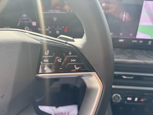 Used 2025 Audi Q5 Premium w/ Convenience Package image 22