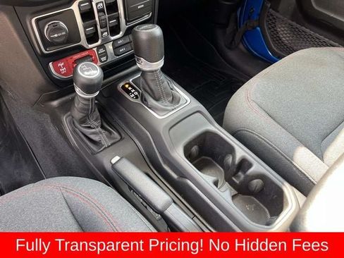 Used 2024 Jeep Gladiator Rubicon w/ Technology Group AWD/4WD image 30