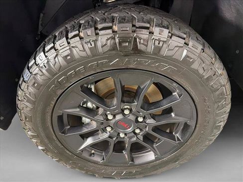 Used 2025 Toyota Tundra Limited AWD/4WD image 12