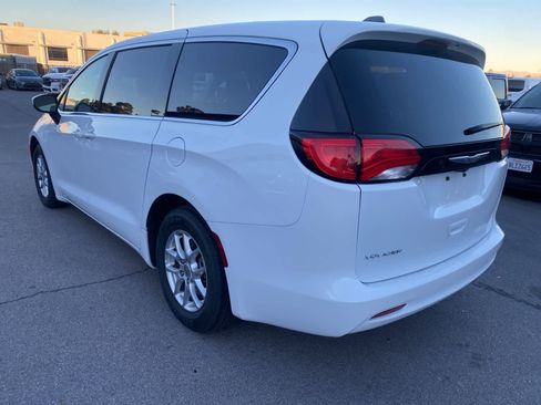 Used 2023 Chrysler Voyager LX image 8