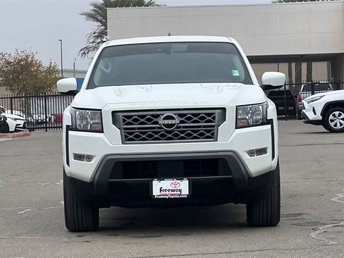 Used 2022 Nissan Frontier SV image 11