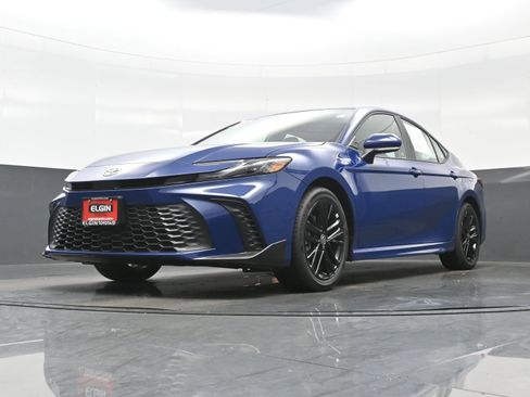 Used 2026 Toyota Camry SE image 28